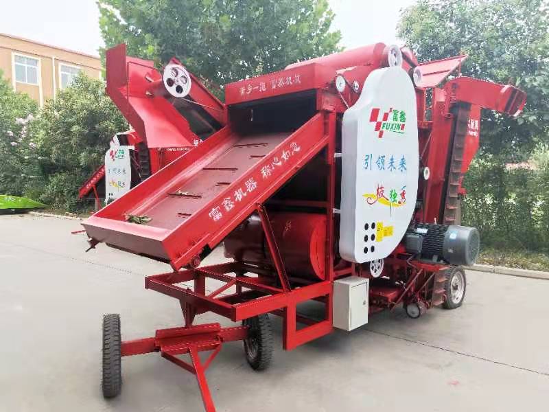 1260型花生摘果机